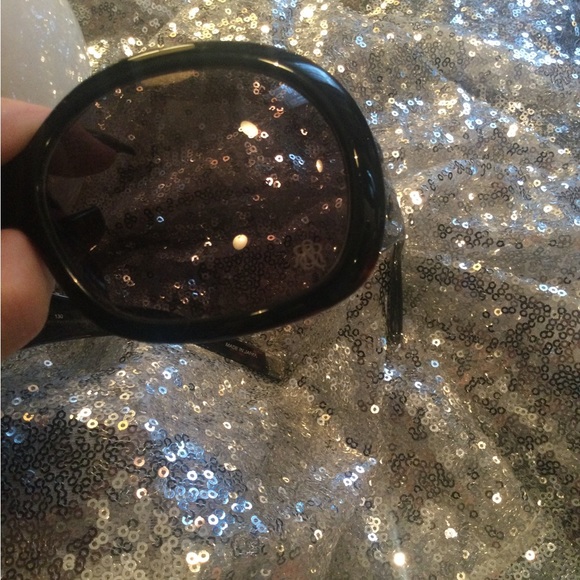 Rock and Republic “Hornet” Oversized Sunglasses - Picture 4 of 9
